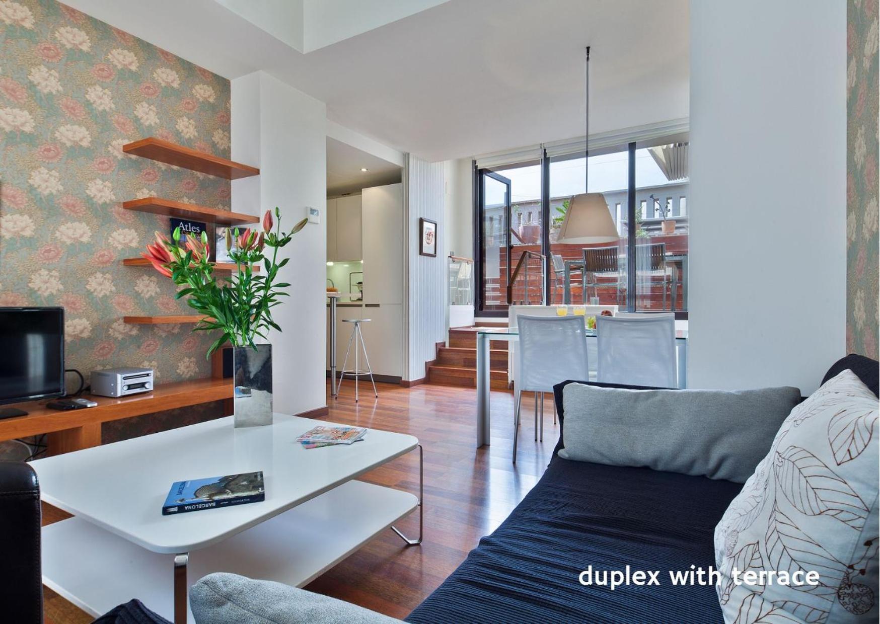 Inside Barcelona Apartments Mercat — Photos 1